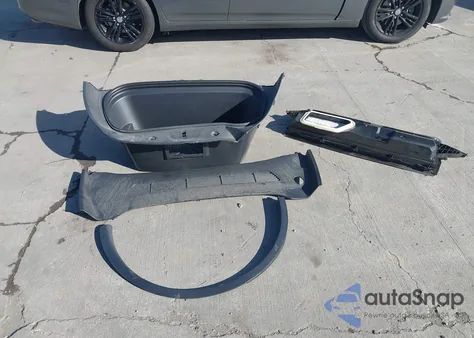 2022 Tesla Model Y Long Range Dual Motor All-Wheel Drive z USA, uszkodzony, nr VIN 7SAYGDEE0NF544844